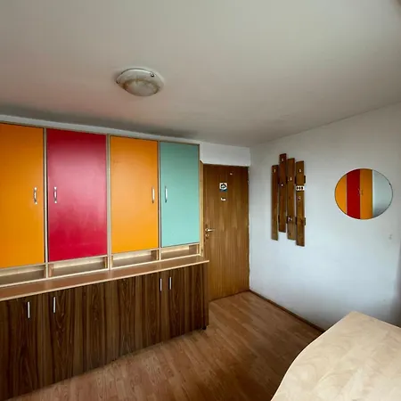 Cazare In Regim De Camin, Zona Gruia Din Hostel