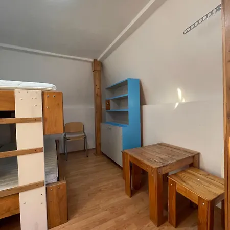 Hostel Cazare In Regim De Camin, Zona Gruia Din